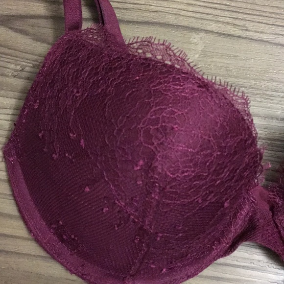 Victoria’s Secret Very Sexy Lace Push Up bra - Picture 2 of 4